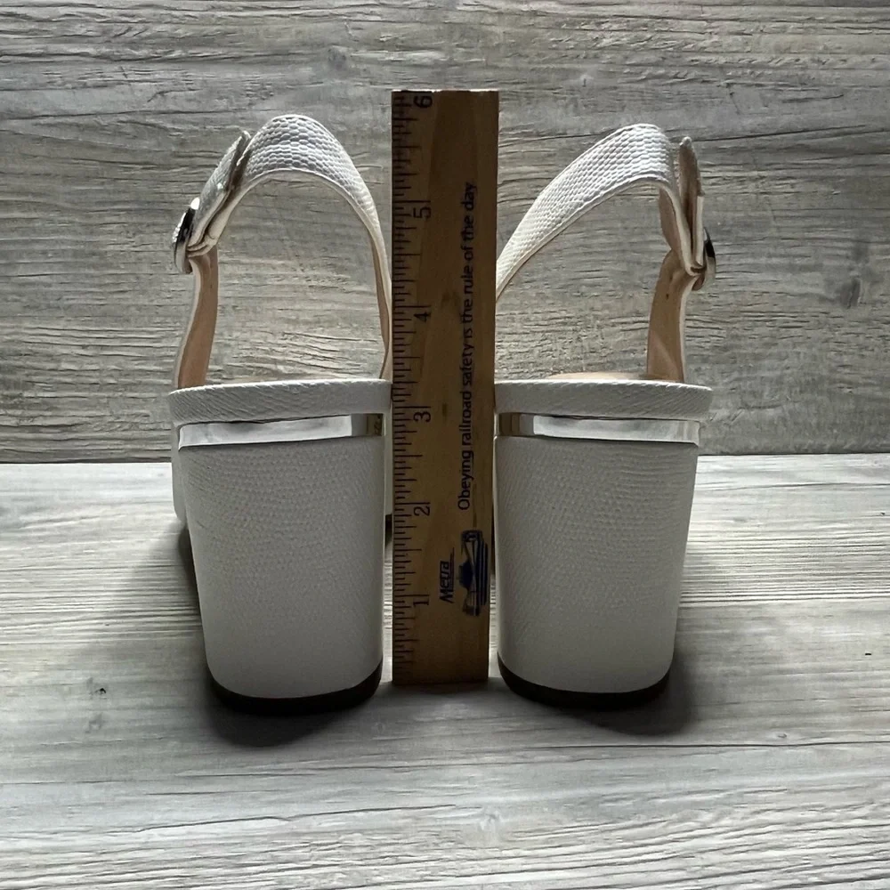 NWT Alfani Florraap white snake skin embossed sling back block heel size 8.5
